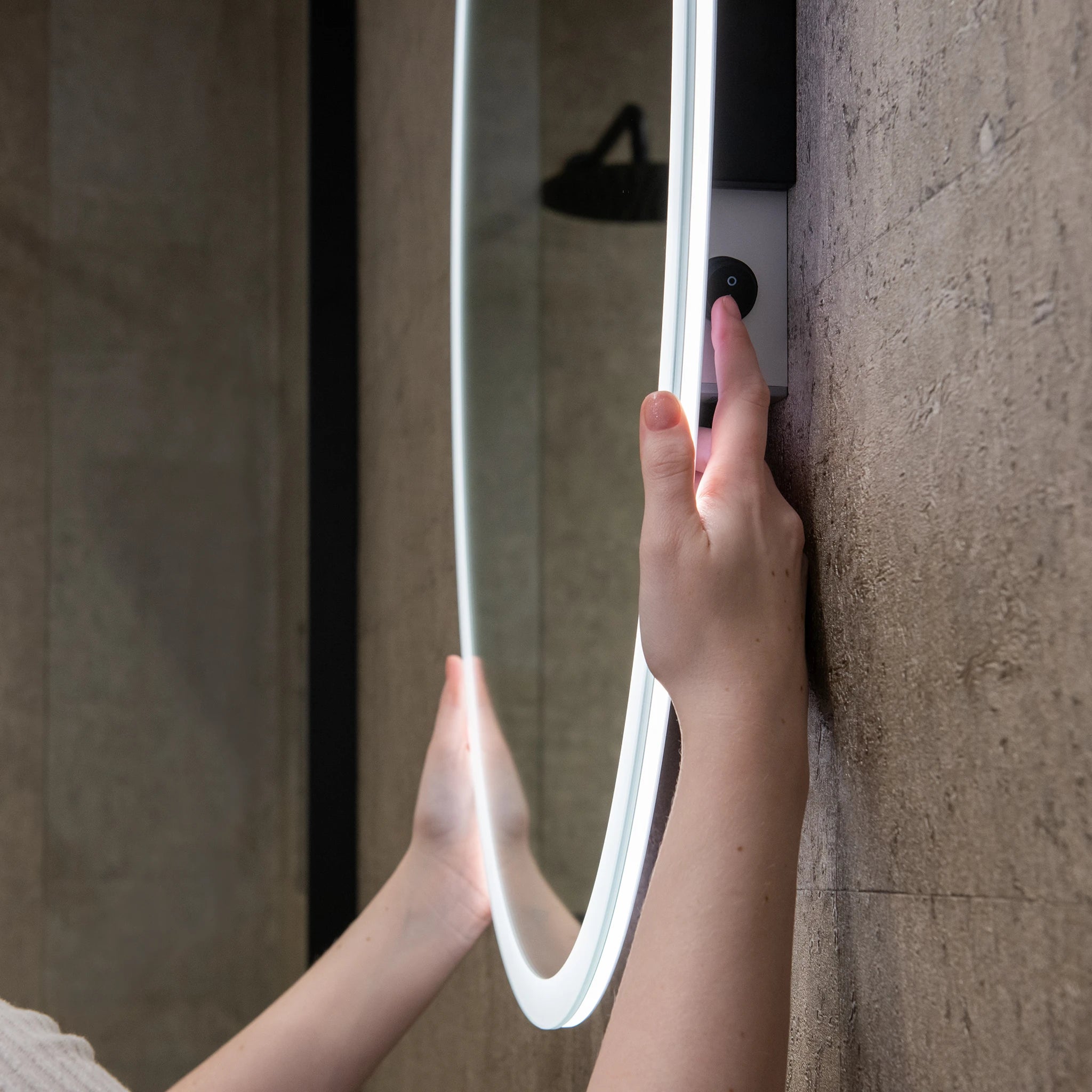 Verve Oval Lithium-Ion Battery LED Mirror